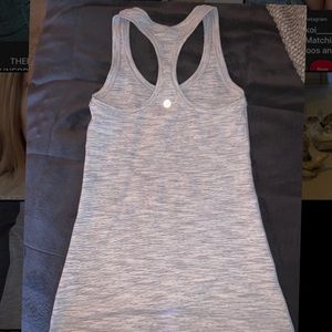 Lululemon Razorback tank